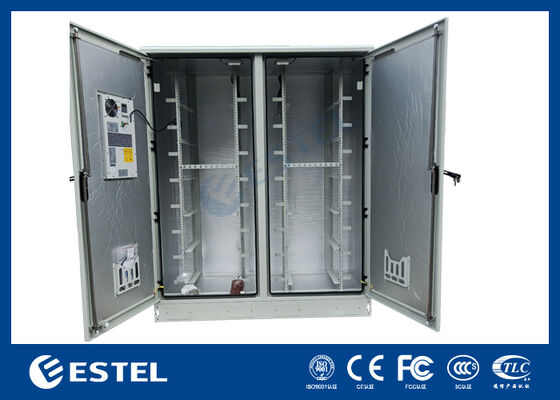 IP65 42U দ্বৈত-কম্পার্টমেন্ট আউটডোর বৈদ্যুতিক ক্যাবিনেট – RAL7035, উন্নত স্থায়িত্ব এবং সুরক্ষার জন্য 1.5 মিমি গ্যালভানাইজড স্টিল ও SUS316 স্টেইনলেস স্টিলের কাঠামো